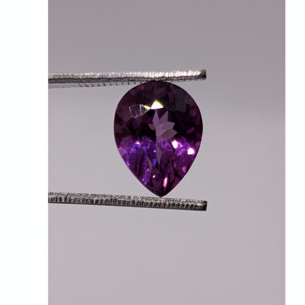 1.95 Carat Pear Cut Ceylon Purple Sapphire Loose Gemstone Recrystallized Gem - Picture 5 of 6